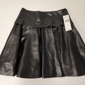 DKNY Black Satin Lined Skirt Side Zip Size 0 NWT